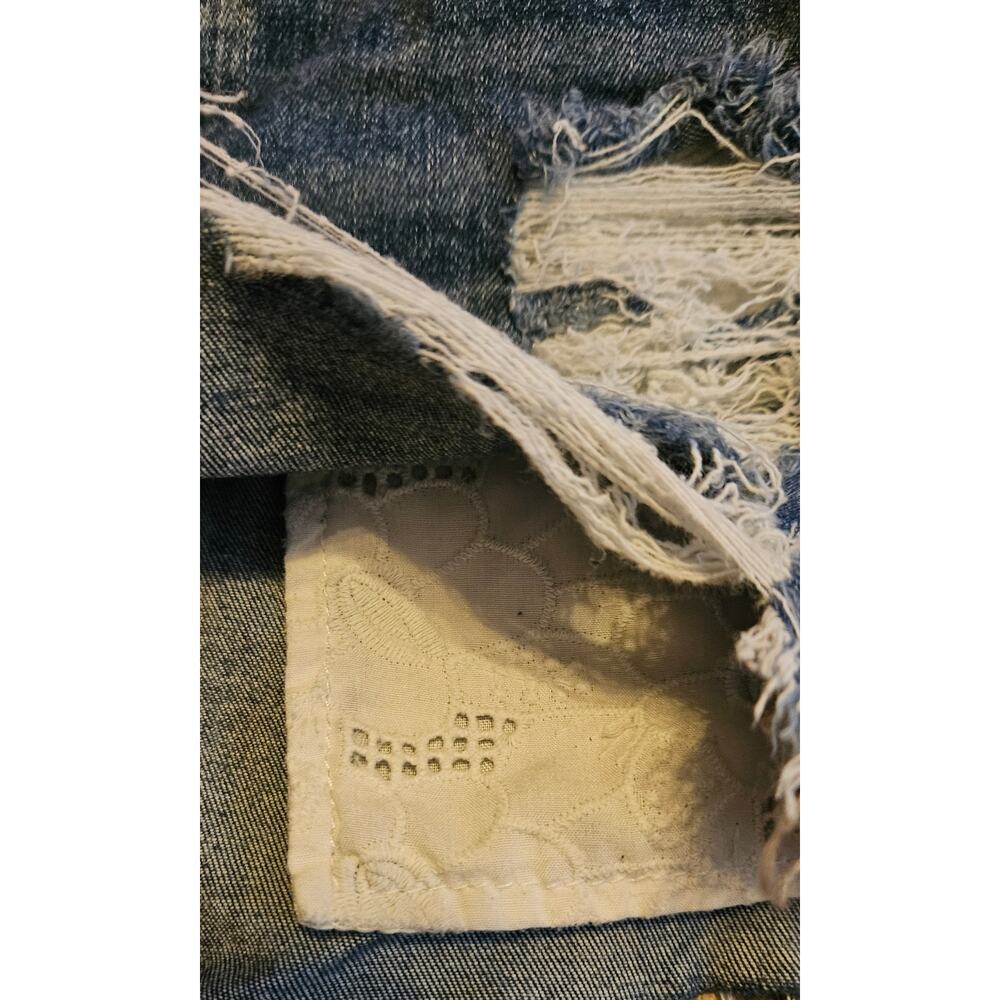 American eagle hi rise shortie distressed denim - Picture 3 of 6